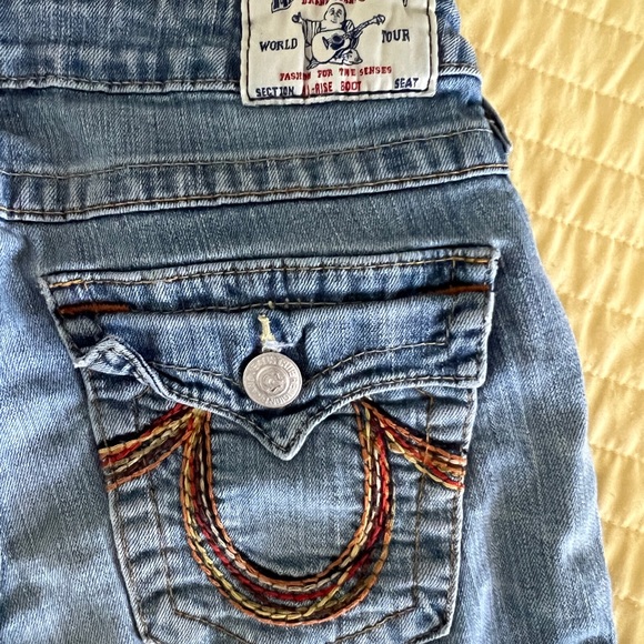 True Religion 2 Shorts - Picture 5 of 10